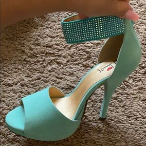 Mint & take a walk embellished sandal